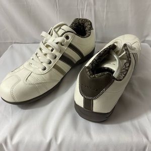 Men’s golf shoes